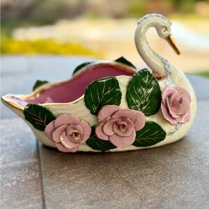 🎀 SOLD!!   Decorative vintage ceramic swan planter/ candy dish 🎀
